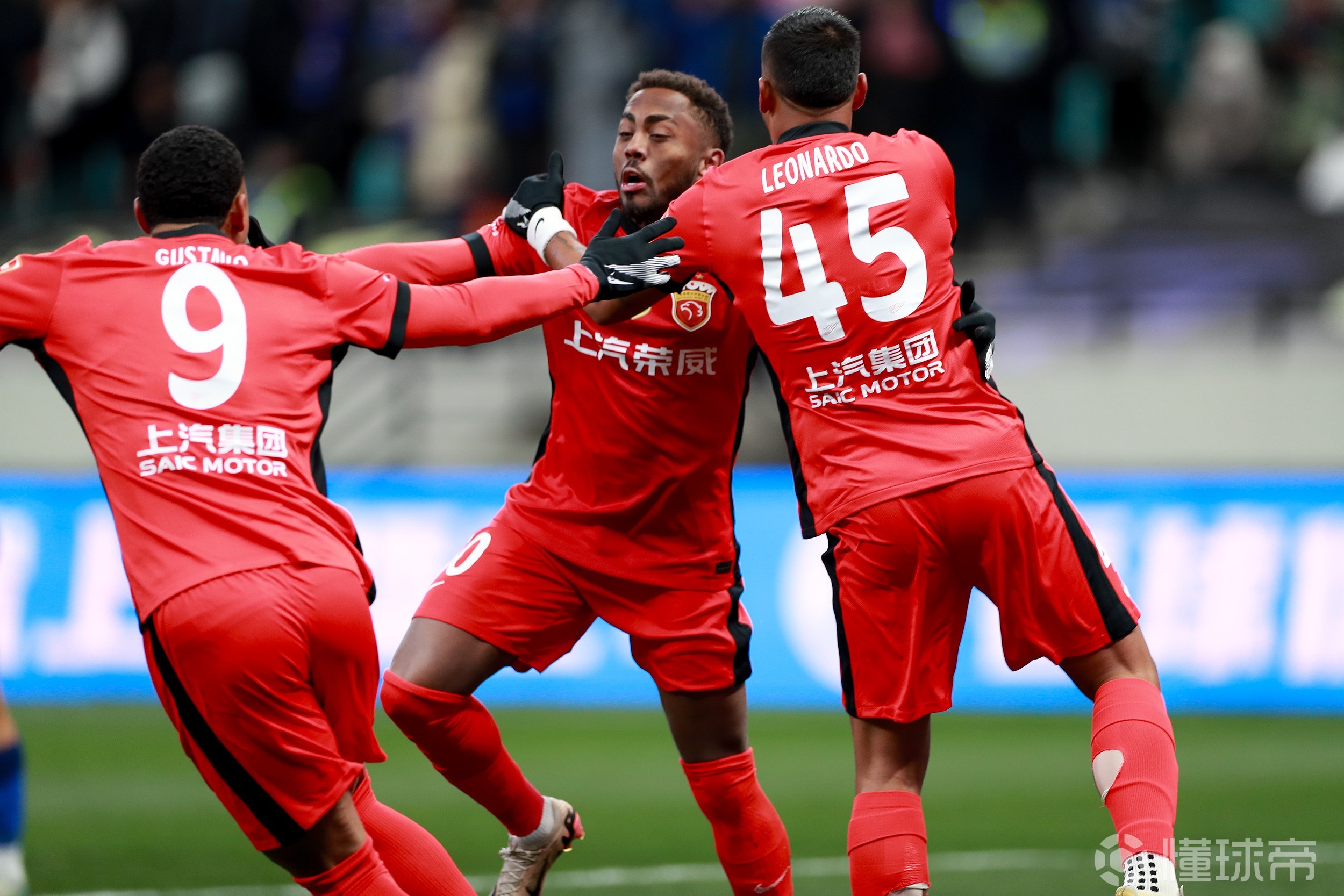 球迷更有参 球迷更有参