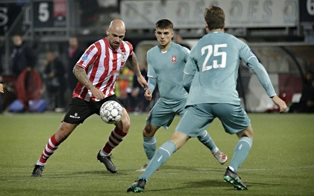 内线对决中 内线对决中